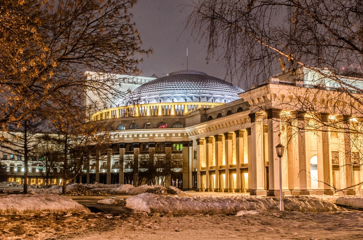 Автомобильная экскурсия по вечерней столице Сибири — фото 6