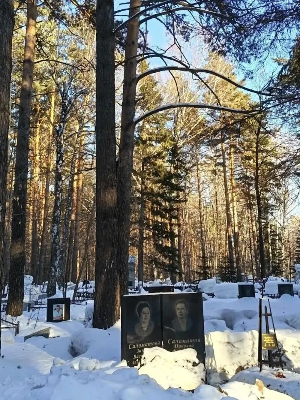 По Заельцовскому кладбищу в Новосибирске — фото 7